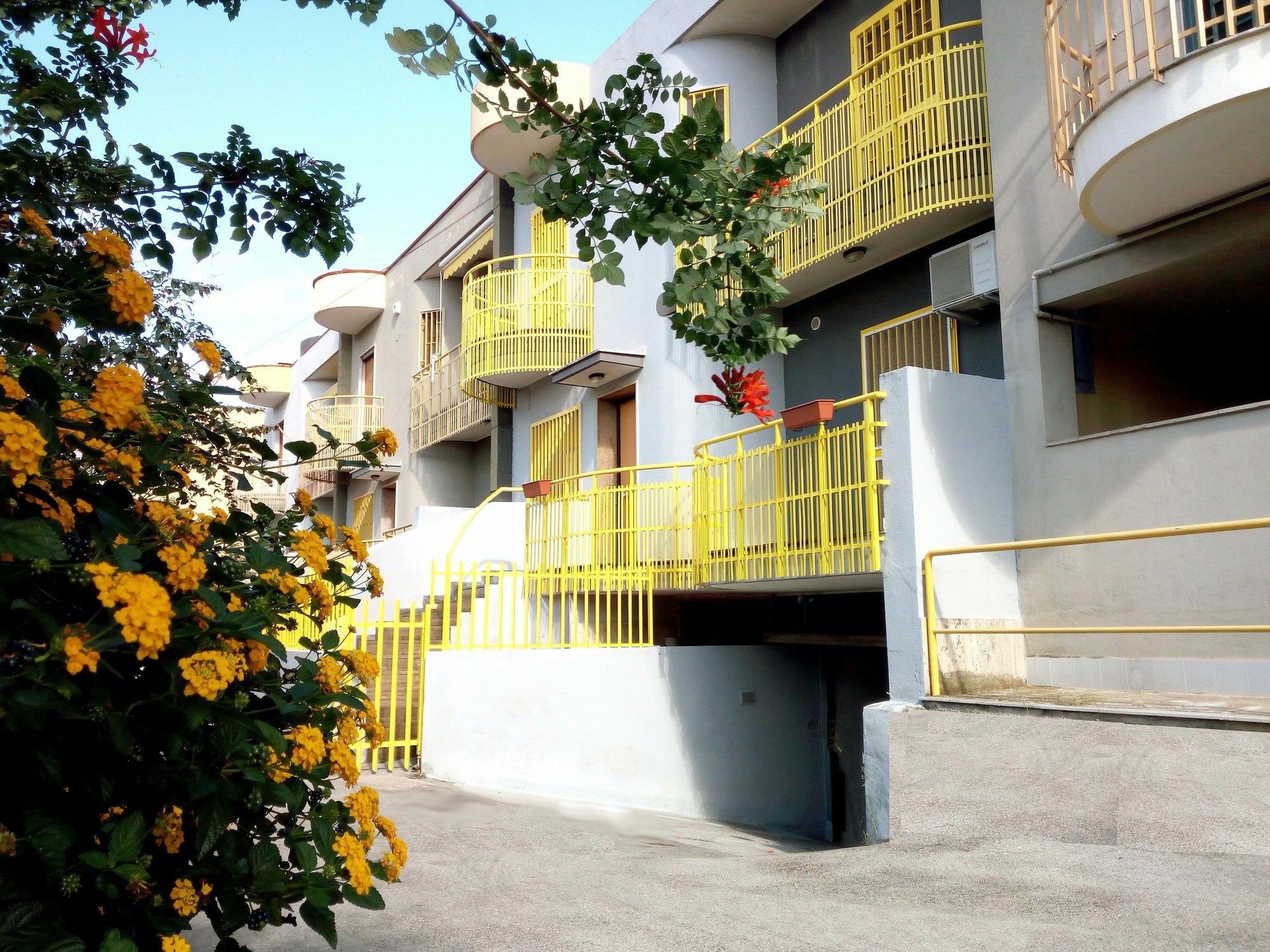 Aback Policlinico Hotel Bari Exterior photo